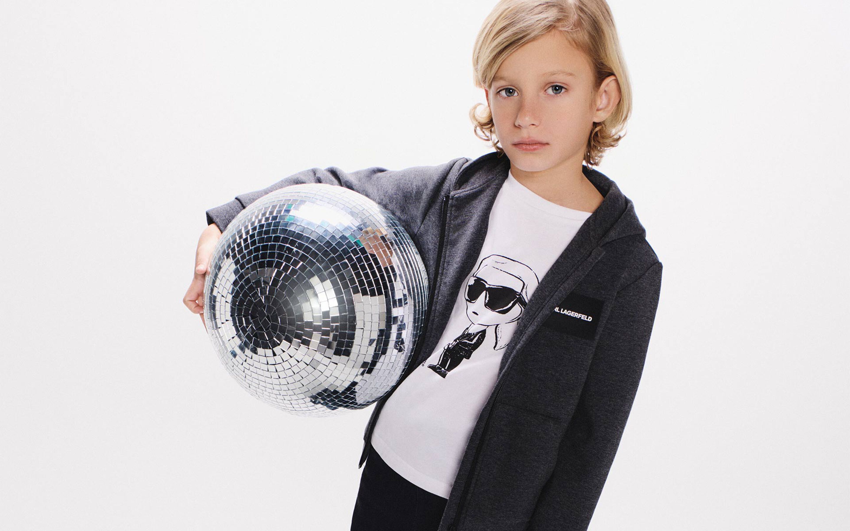 Kleding en accessoires voor jongens van het merk KARL LAGERFELD KIDS bij Kids Around