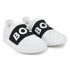 De sneaker van de faux BOSS 
                    JONGEN