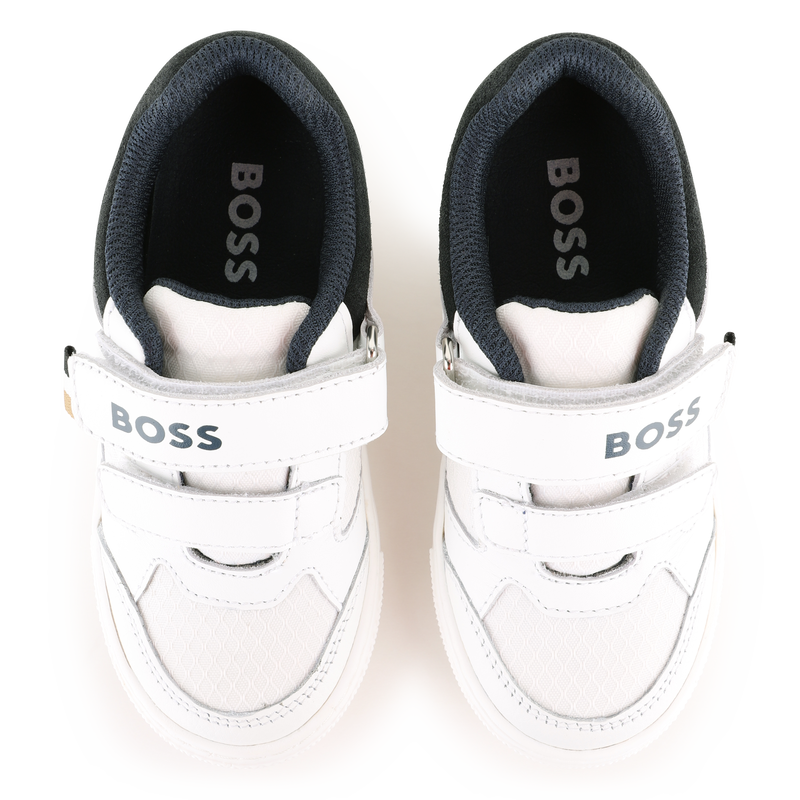 SNEAKERS MET KLITTENBANDSTREPEN BOSS 
                        BOY