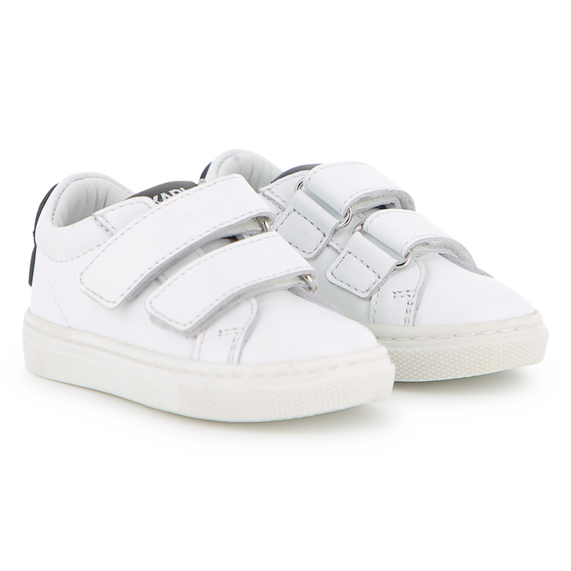 SNEAKERS MET KLITTENBANDSTREPEN KARL LAGERFELD KIDS 
                        BOY