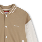 Teddybeer in veststijl HUGO 
                    BOY
