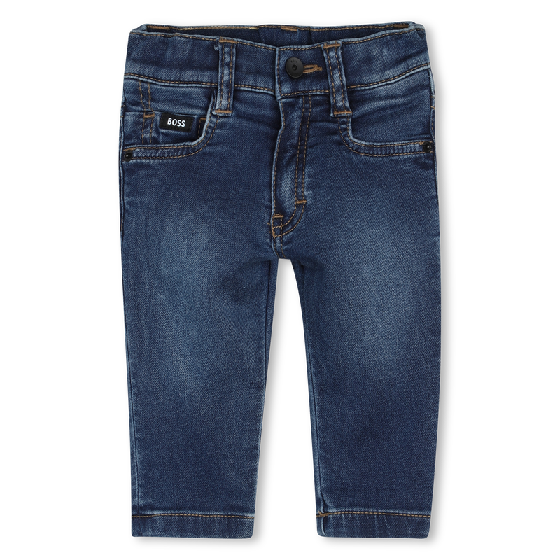 JEANS MET KLINKNAGELS AAN DE ACHTERKANT BOSS 
                        BOY