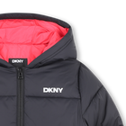 Donsjack met capuchon DKNY 
                    MEISJE