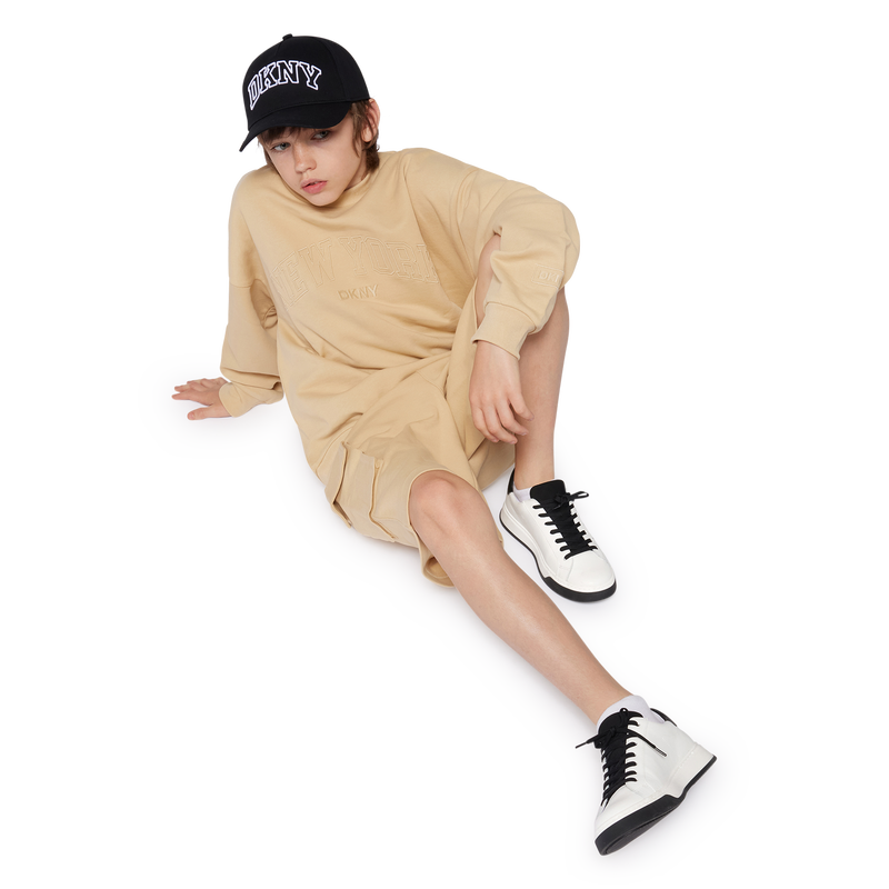 Pet van katoenen keperstof DKNY 
                        UNISEX