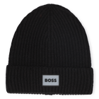 Gebreide muts met badge BOSS 
                    BOY