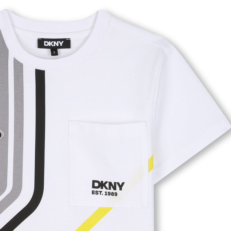 T-shirt met korte mouwen DKNY 
                        BOY