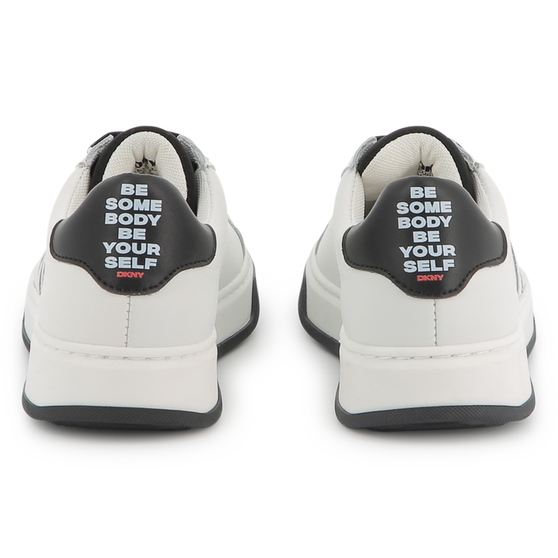 Leren sneakers met veters DKNY 
                        UNISEX