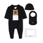 Pyjama set, muts en slabbetje BOSS 
                    JONGEN