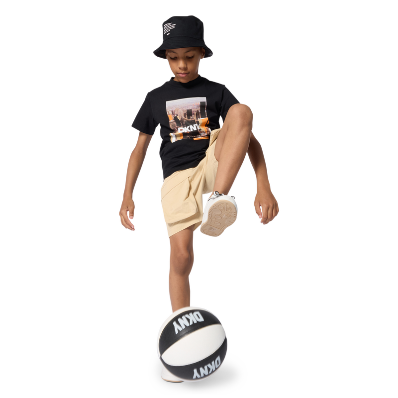 T-SHIRT MET KORTE MOUWEN DKNY 
                        BOY