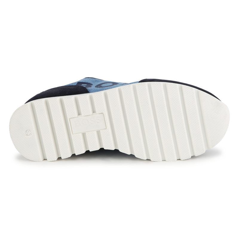Sneakers met veters