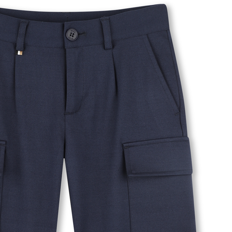 Effen bermuda met zakken BOSS 
                        BOY