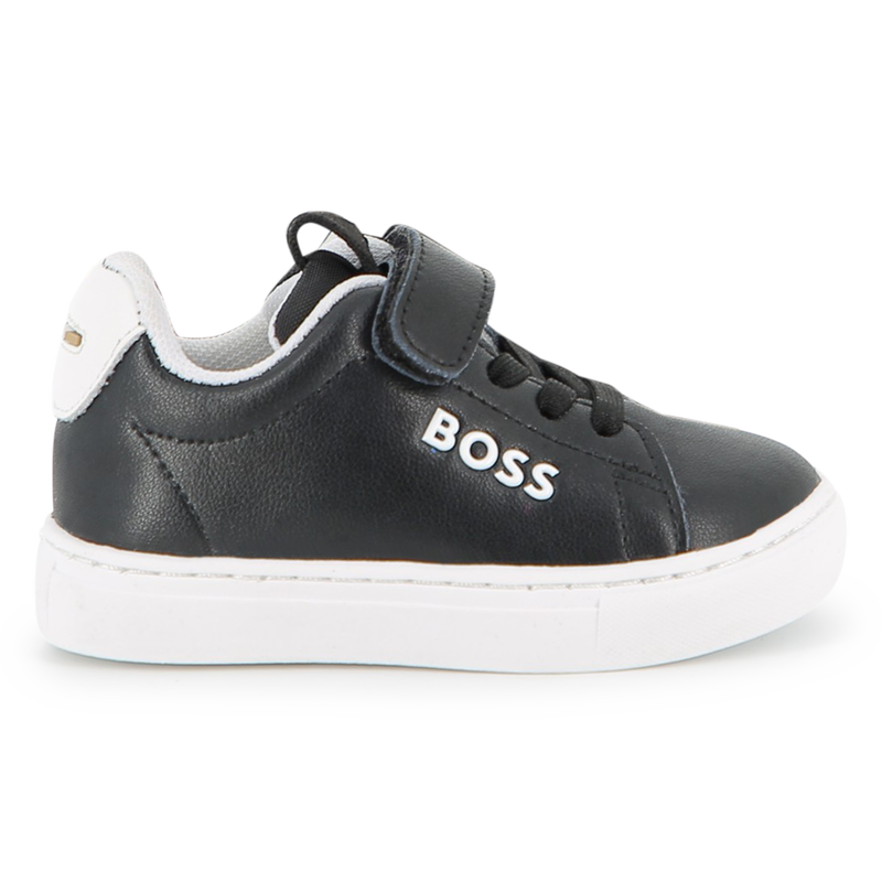 SNEAKERS MET VETERS BOSS 
                        BOY