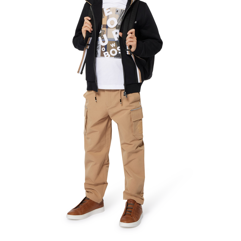 Broek met zakken BOSS 
                        BOY