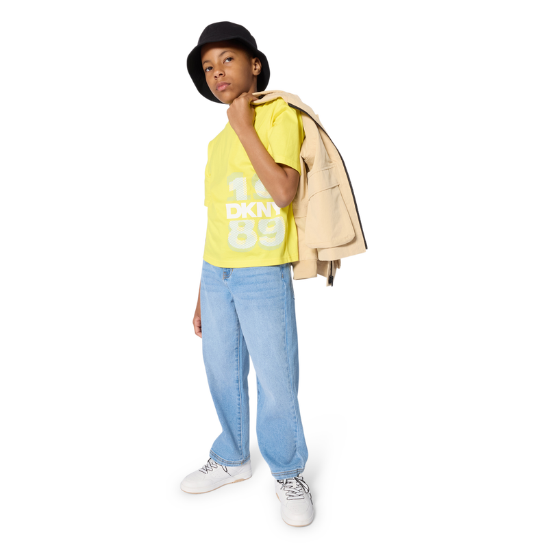 JEANS MET 5 ZAKKEN DKNY 
                        UNISEX