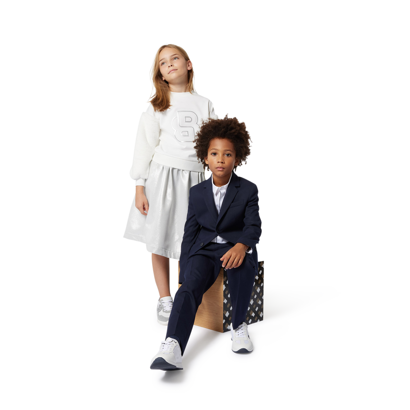 Net kostuum BOSS 
                    BOY