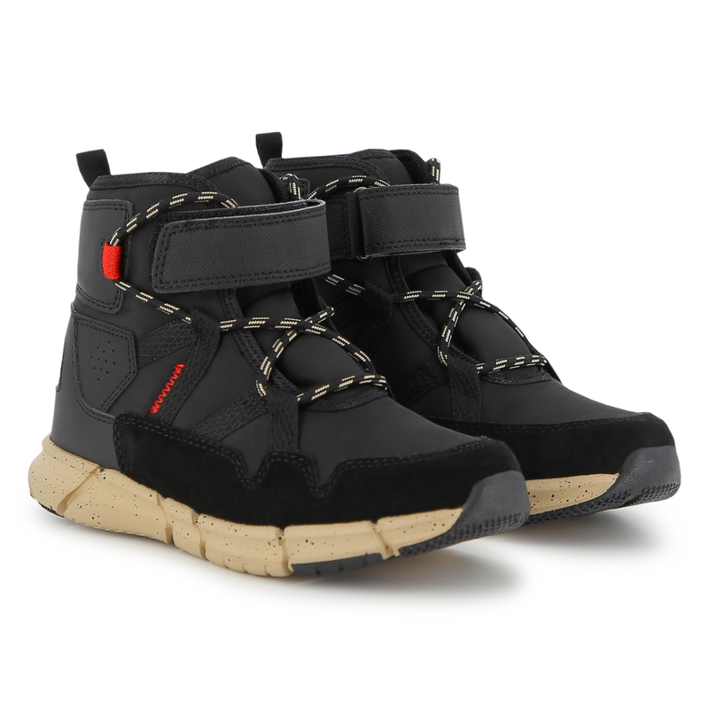 Enkellaarsjes met veters HUGO 
                        BOY