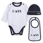 Set rompertjes, slabbetje en muts BOSS 
                    BOY