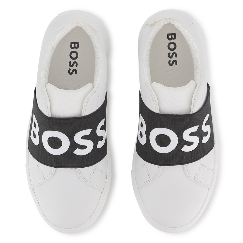 De sneaker van de faux BOSS 
                        JONGEN