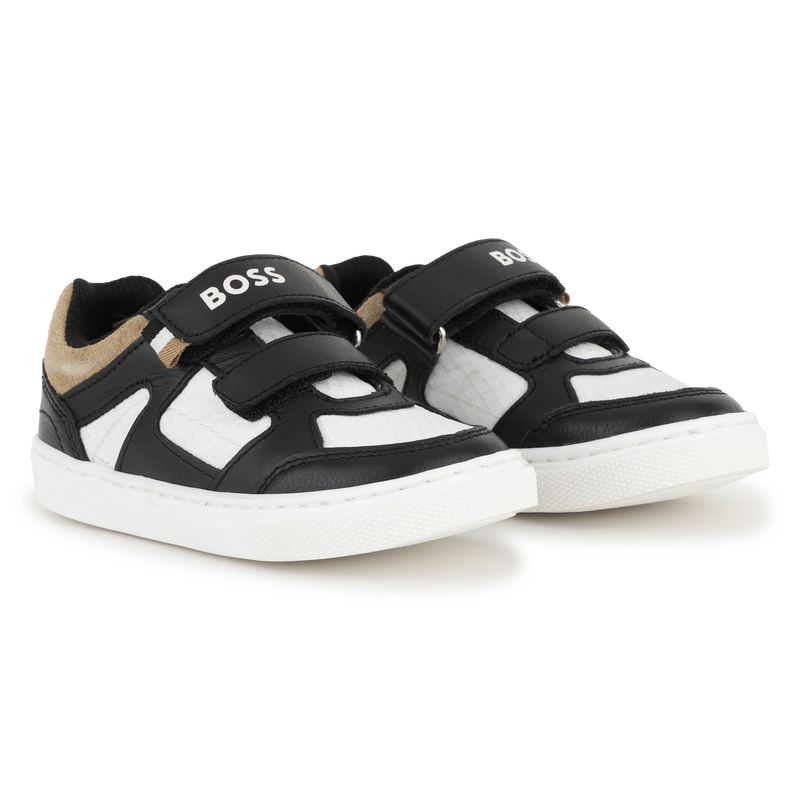 SNEAKERS MET KLITTENBANDSTREPEN BOSS 
                        BOY