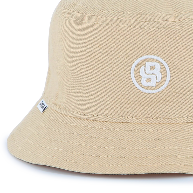 Geborduurde katoenen bob BOSS 
                        BOY