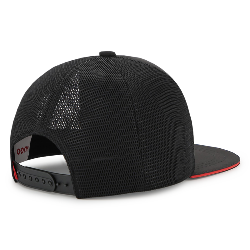 PET HUGO 
                        BOY