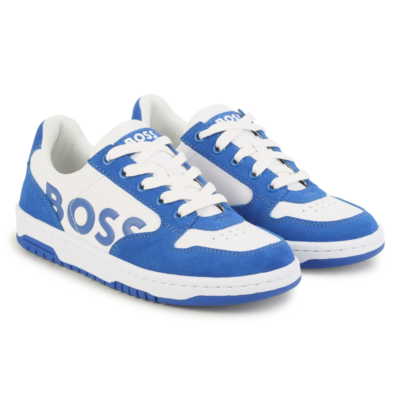 Sneakers met veters en logo