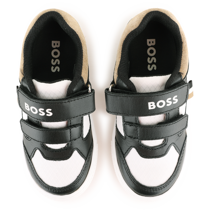 SNEAKERS MET KLITTENBANDSTREPEN BOSS 
                        BOY