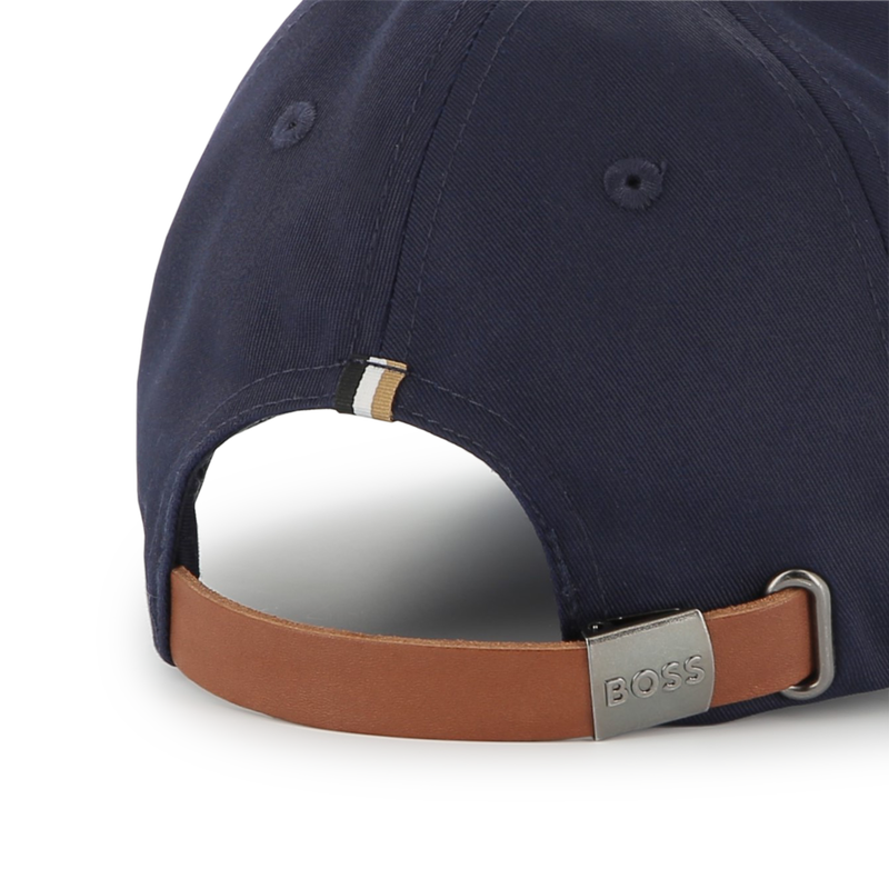 Pet met verstelbare sluiting BOSS 
                        BOY