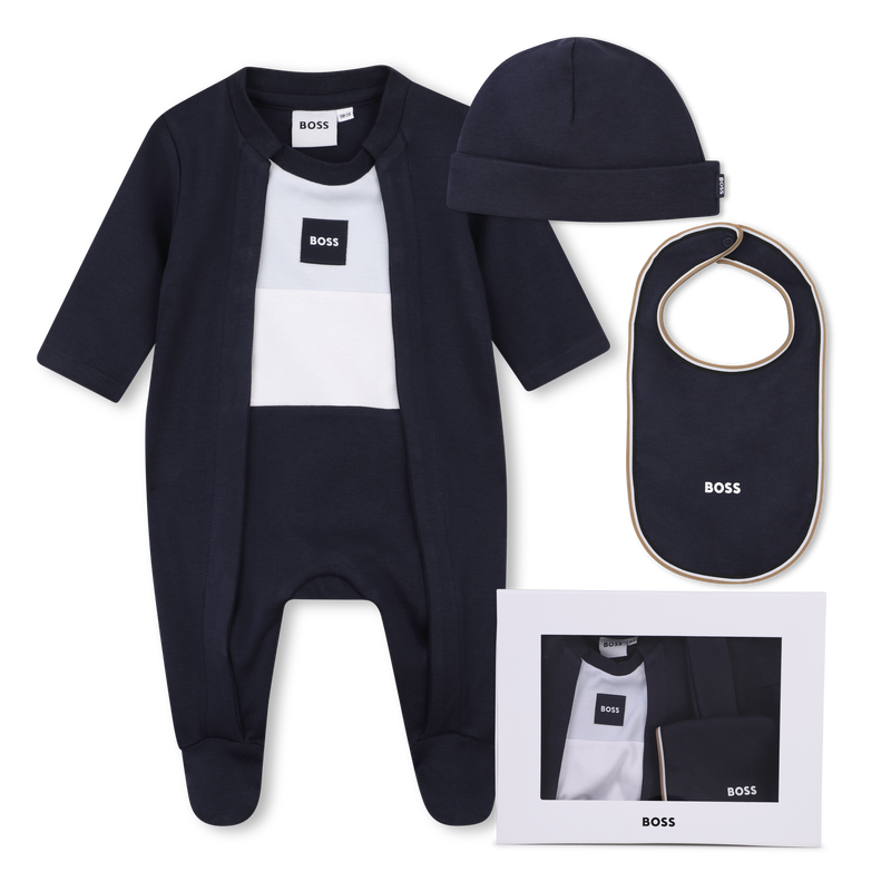 Pyjama set, muts en slabbetje BOSS 
                        BOY