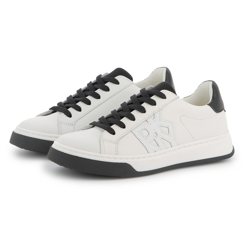 Leren sneakers met veters DKNY 
                        UNISEX