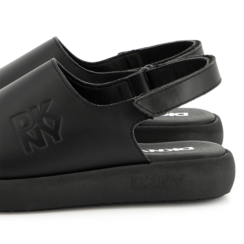 Leren klompen met klittenband DKNY 
                        UNISEX