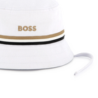 Geborduurd hoedje met koordjes BOSS 
                    BOY