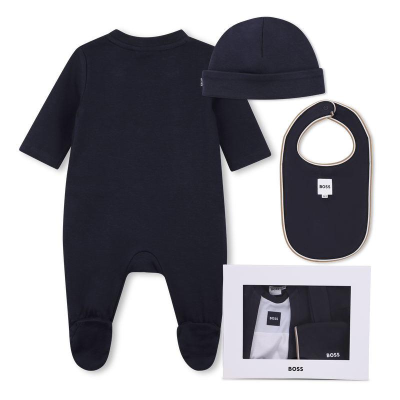 Pyjama set, muts en slabbetje BOSS 
                        BOY
