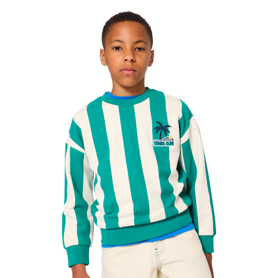 BERMUDA SHORTS KIDS AROUND BOY