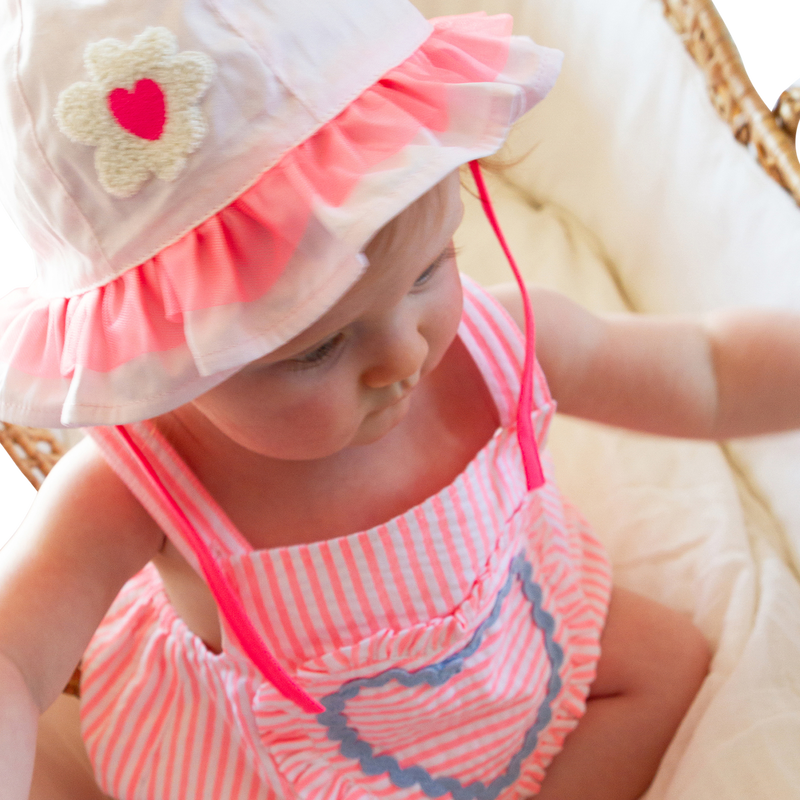 HOED MET PLOOIEN BILLIEBLUSH 
                        GIRL