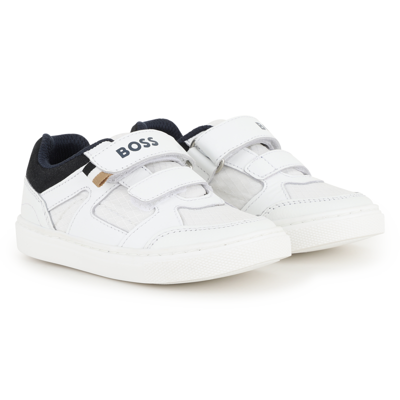 SNEAKERS MET KLITTENBANDSTREPEN BOSS 
                        BOY