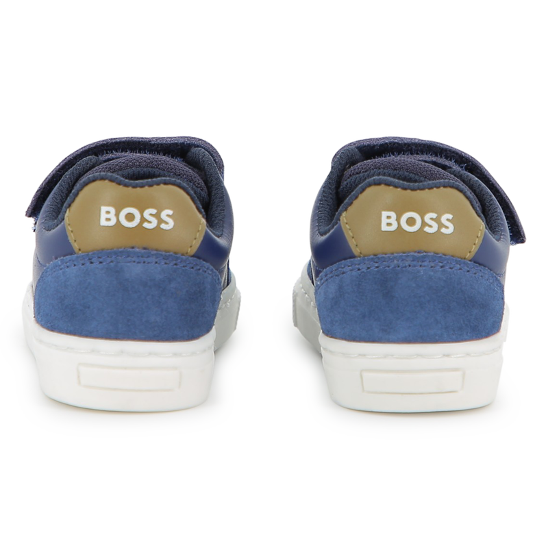 SNEAKERS MET KLITTENBANDSTREPEN BOSS 
                        BOY