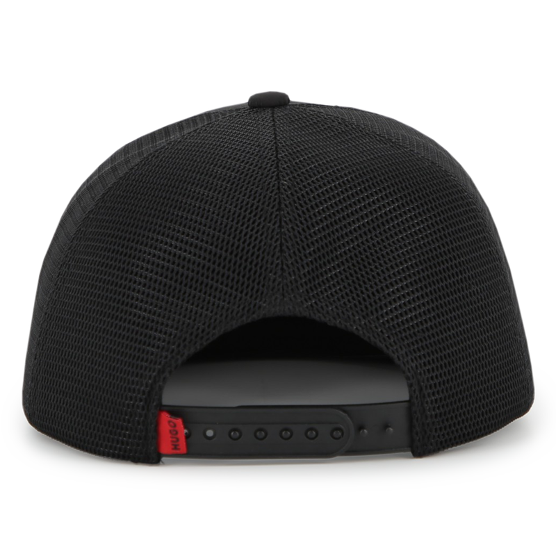 PET HUGO 
                        BOY